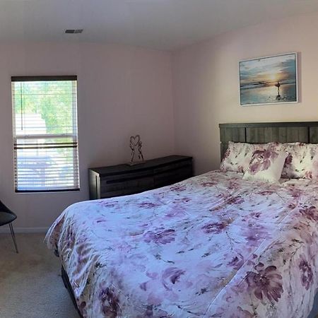 Apartament Private Bed And Bath In Charlotte Zewnętrze zdjęcie