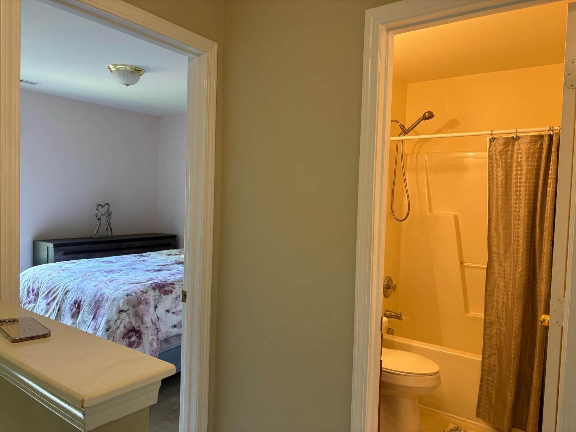 Apartament Private Bed And Bath In Charlotte Zewnętrze zdjęcie